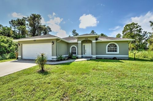 1236 Chrisholm St, Lehigh Acres, FL 33974-0780