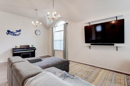 9020 Wheatfield Trl, Fort Worth TX  76179-8154 exterior