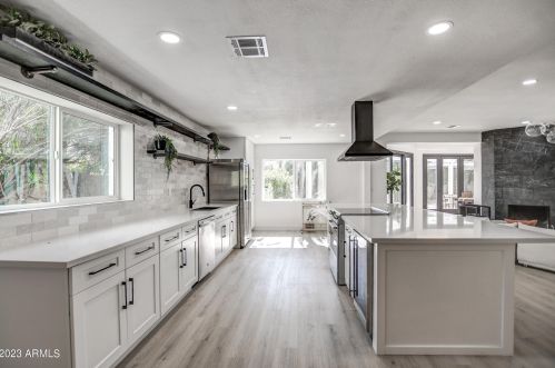 6709 Phelps Rd, Scottsdale, AZ 85254-5654