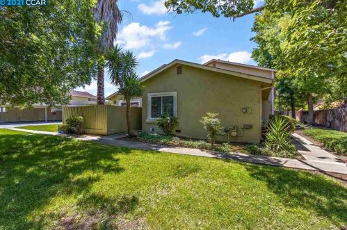 57 Meadowbrook Ave, West Pittsburg CA  94565-5550 exterior
