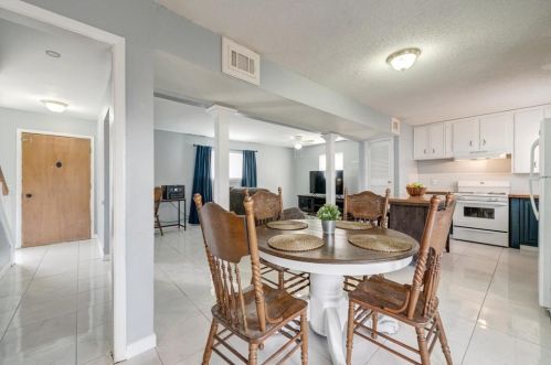 4117 Field St, Fort Worth, TX 76117-1223