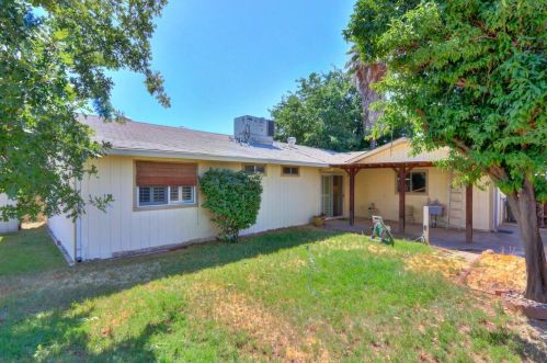 945 Quiet Way, Rio Linda CA  95673-1520 exterior