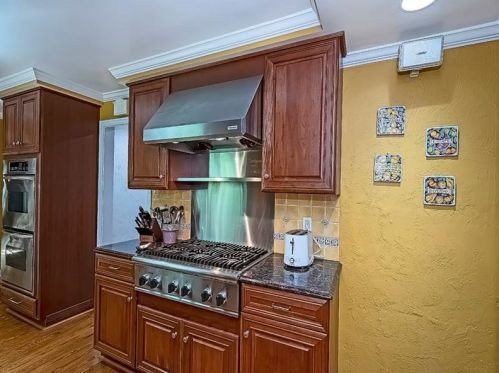 16 Frst Gln Dr, Pittsburgh PA 15228-1512 exterior