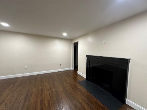 83 Becker Ave, Kensington CT  06037-1329 exterior