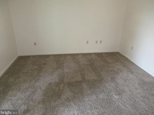 7276 Huntingdon St, Harrisburg, PA 17111-5279