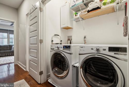 1722 Manton St, Philadelphia PA 19146-3018 exterior