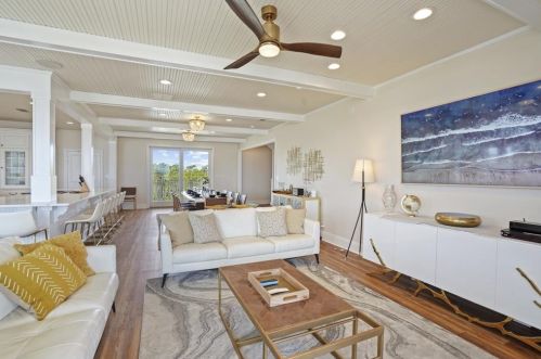 1564 Gulf Bch Dr, Saint George Island FL  32328-3106 exterior