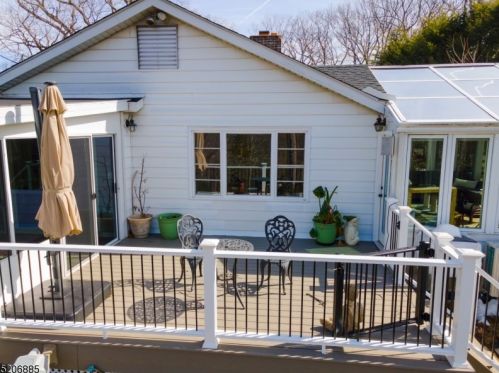 22 Crag Pl, Skyline Lakes NJ  07456-1814 exterior