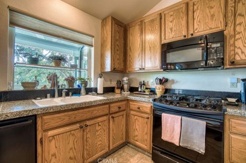 1055 Page Dr, Lakeport CA  95453-3421 exterior