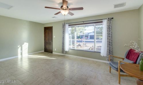 8610 Oak St, Scottsdale AZ  85257-2967 exterior