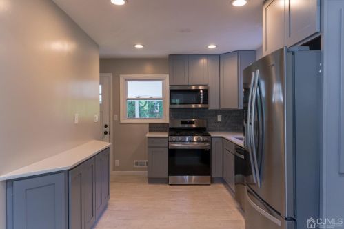 178 Louis Pl, Iselin NJ  08830-1236 exterior