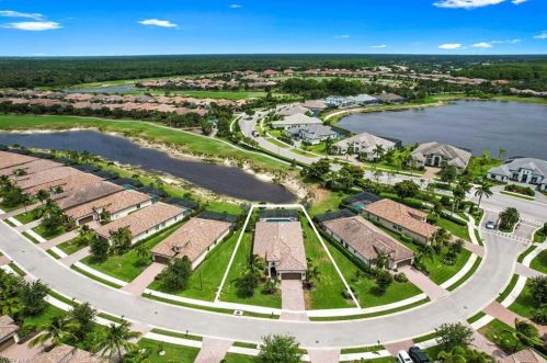 12512 Fenhurst Way, Naples, FL 34120-4681