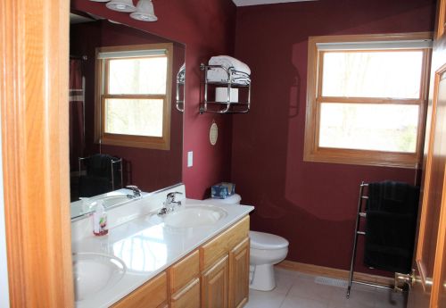 11597 14 Ave, Kenosha WI 53140-2281 exterior