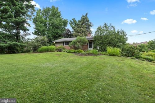 3 Acoma Ln, Collegeville, PA 19426-1701