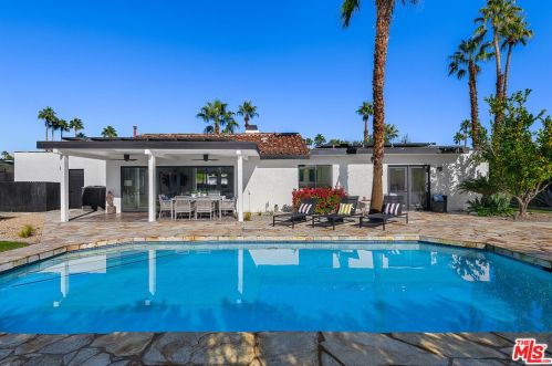 1055 Louise Dr, Palm Springs CA  92262-3241 exterior