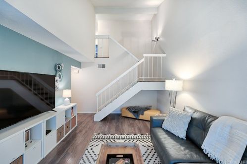 24605 Trevino Dr, Santa Clarita CA  91355-2816 exterior