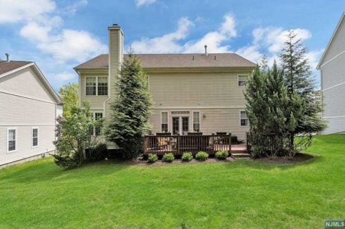 27 Skytop Rdg, Oakland NJ  07436-2355 exterior