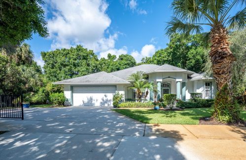 2045 27th Ave, Vero Beach, FL 32960-3010