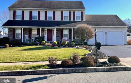 2414 Anneto Dr, Pottstown, PA 19464-1046