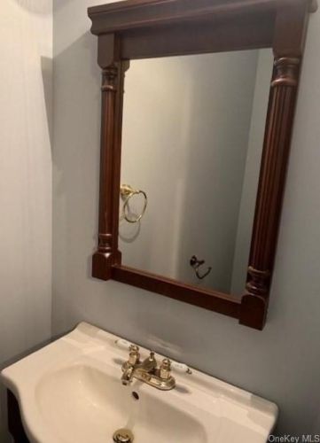 22 Hudson Cir, Marlborough NY  12542-6187 exterior