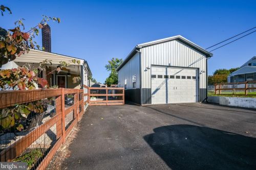 201 Redwood Ave, Wilmington, DE 19804-3823