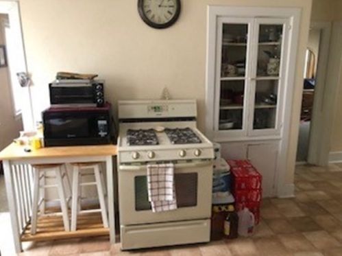 6 Winter Ave, Taunton MA 02780-1941 exterior