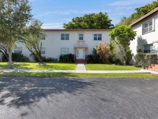 7880 55th Ave, Miami, FL 33143-5764