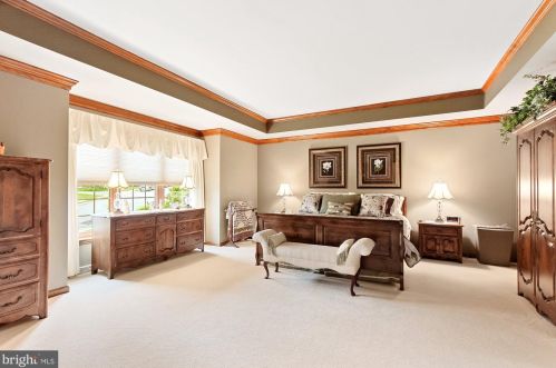 306 Deer Path Dr, Red Lion PA  17356-7800 exterior