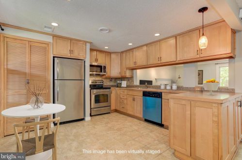13632 Bentley Cir, Woodbridge, VA 22192-4339