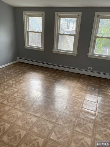 341 Diamond Bridge Ave, Paterson NJ  07506-1325 exterior