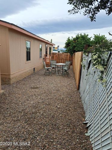 5518 Box R St, Tucson AZ  85713-6328 exterior