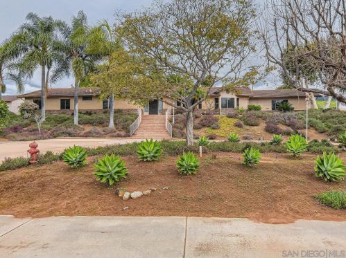 1944 Flume Dr, El Cajon, CA 92021-3707