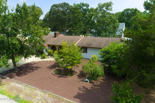 33 Atlantic Dr, Bricktown, NJ 08723-7501