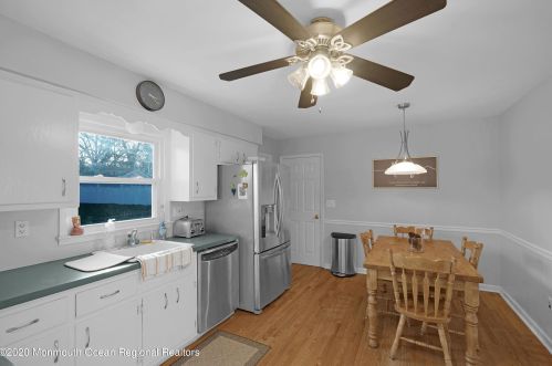 534 Apple Dr, Oakhurst NJ  07755-1106 exterior