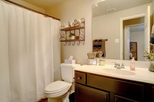 8713 Vista Royale Dr, Fort Worth TX  76108-7946 exterior