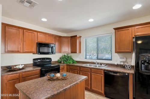 6071 Hawks Hollow Ct, Tucson, AZ 85747-6081