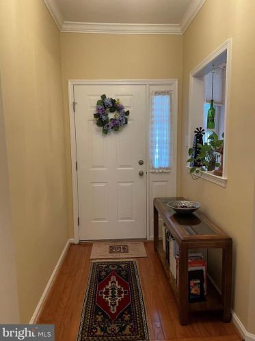1404 Hunting Horn Ln, Glen Mills, PA 19342-2203