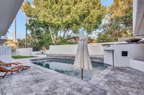 7627 22nd St, Phoenix AZ  85020-4706 exterior