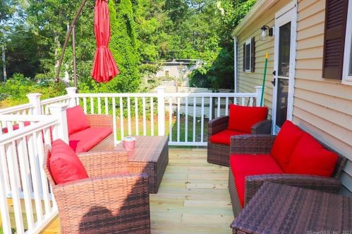 13 Horseshoe Dr, Huntington, CT 06484-4725
