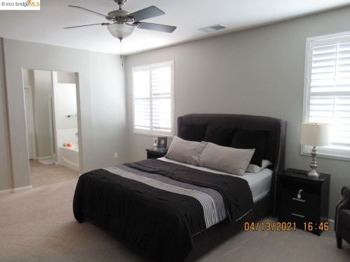 1886 Ventura Dr, West Pittsburg CA  94565-6476 exterior