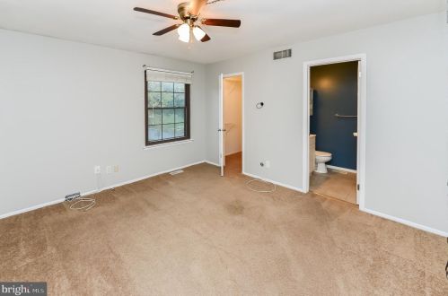 502 Essex Ct, West Deptford NJ  08051-2027 exterior
