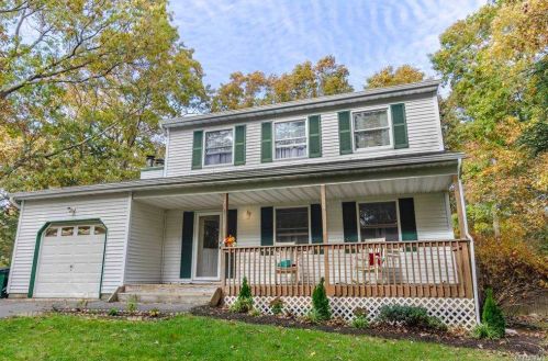 127 Elizabeth Way, Panamoka, NY 11961-2976