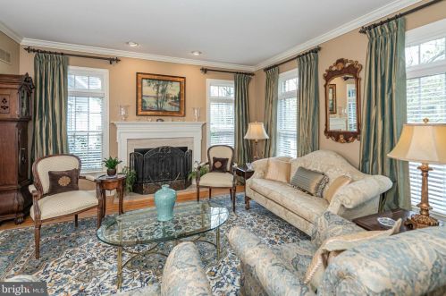 24 Governors Ln, Princeton, NJ 08540-3668