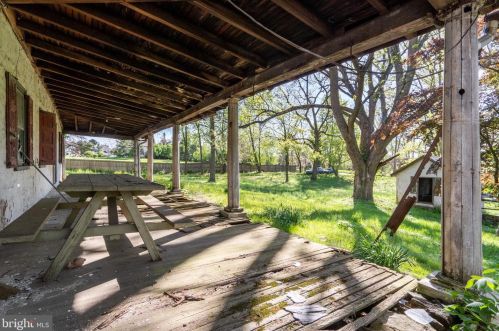 1704 Dreshertown Rd, Dresher PA  19025-1303 exterior