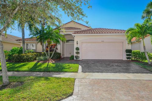 509 Blue Lake Dr, Fort Pierce, FL 34986-2649