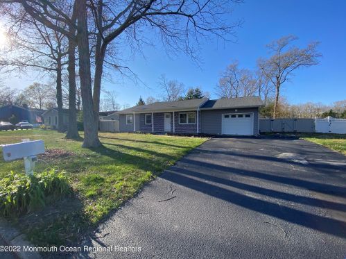 404 Holland Ave, Lacey, NJ 08731-1607