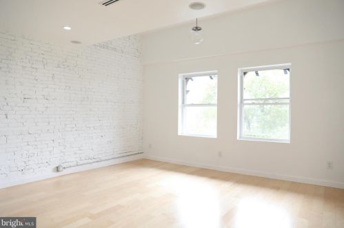 4925 Catharine St, Philadelphia, PA 19143-2007