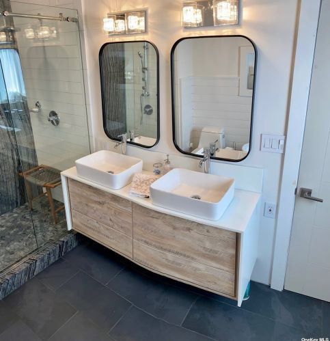 326 Lido Promenade, North Lindenhurst NY  11757-6600 exterior