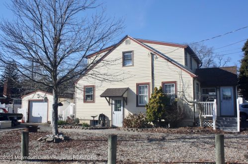 34 Hulse Landing Rd, Bricktown, NJ 08723-5737