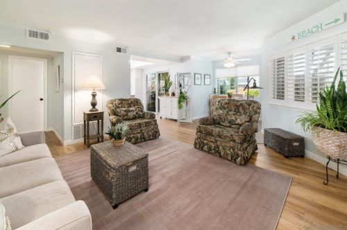 1118 Pacific St, Oceanside, CA 92054-4912